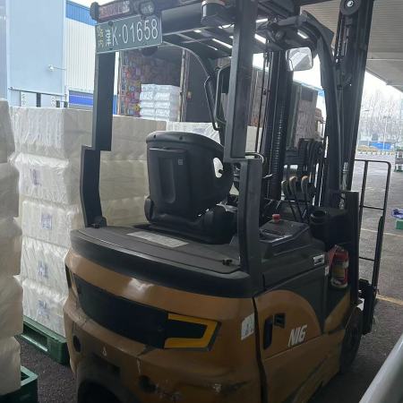 徐工XCB-TW16电动平衡重叉车