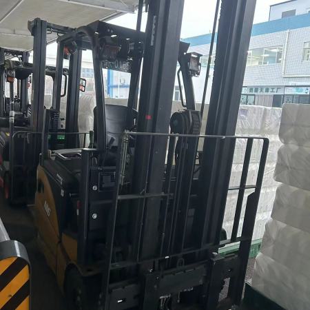 徐工XCB-TW16电动平衡重叉车