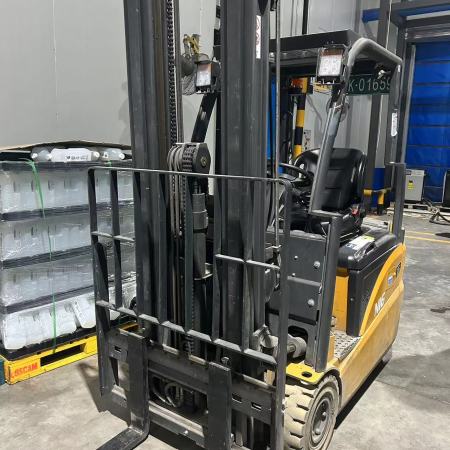 徐工XCB-TW16电动平衡重叉车