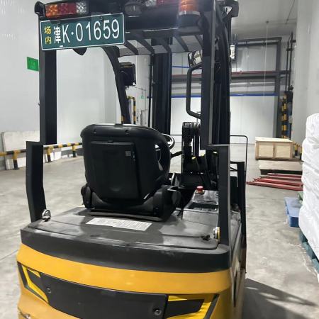 徐工XCB-TW16电动平衡重叉车