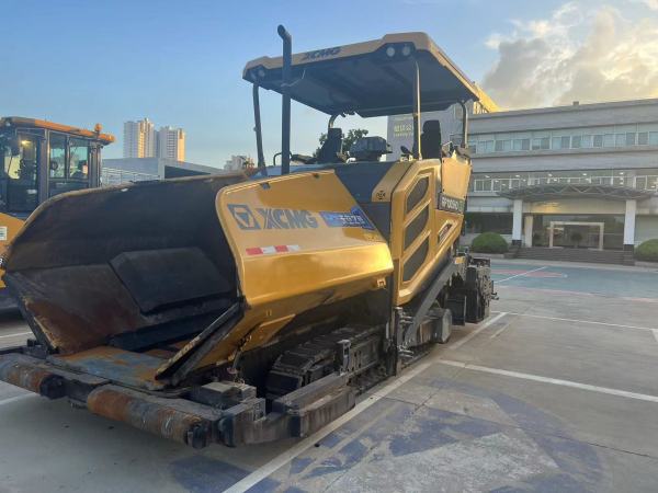 徐工RP1005HDIV攤鋪機(jī)