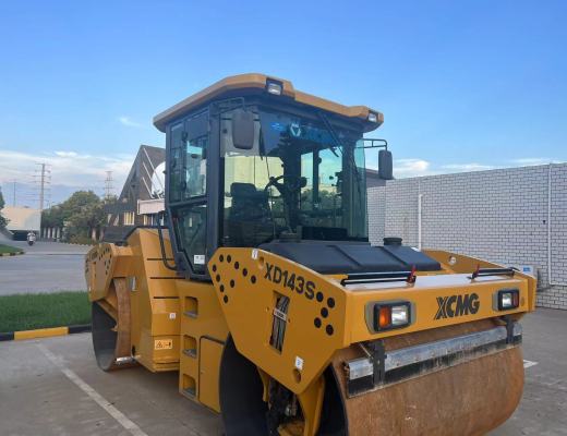 徐工XD143双钢轮压路机