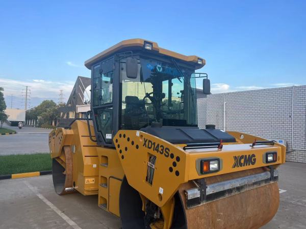 徐工XD143雙鋼輪壓路機