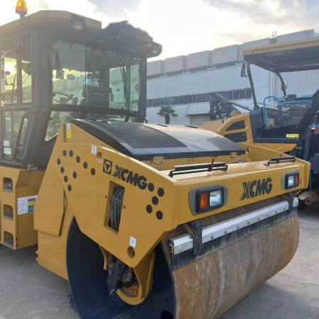 徐工XD143双钢轮压路机