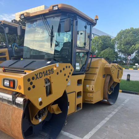 徐工XD143双钢轮压路机