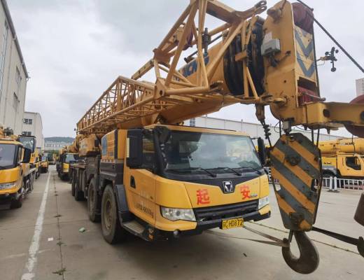 徐工XCT80L6汽车起重机