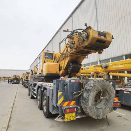 徐工XCT80L6汽车起重机