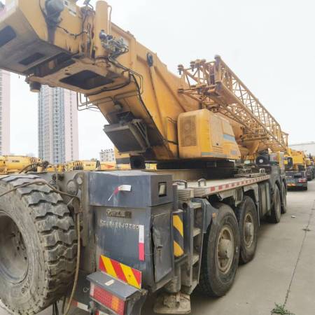 徐工XCT80L6汽车起重机