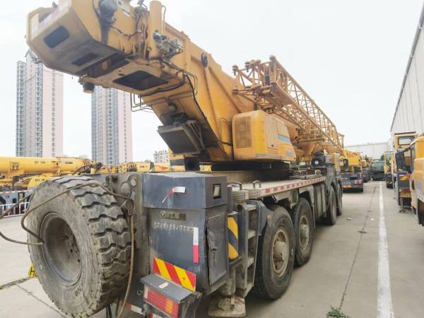 徐工XCT80L6汽車起重機