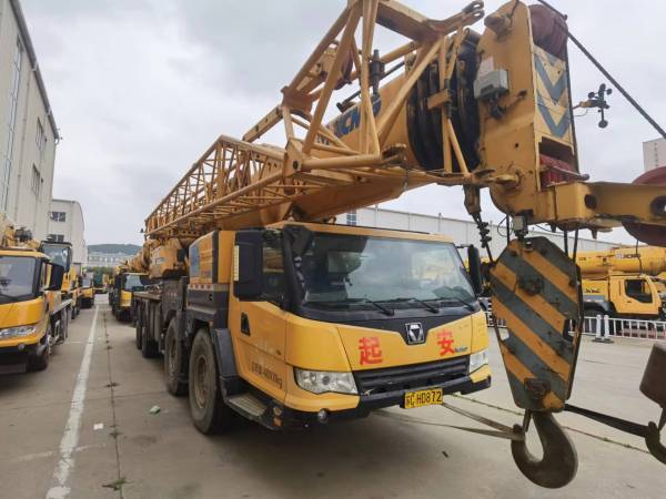 徐工XCT80L6汽車起重機