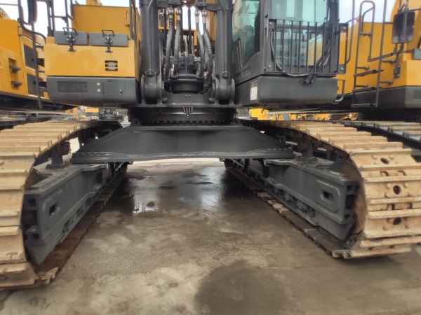 徐工XE950GA履帶式挖掘機(jī)