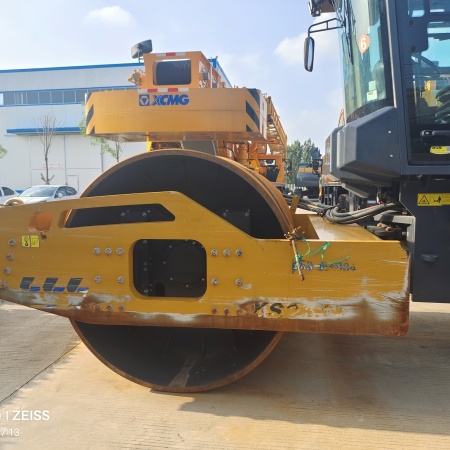 徐工XS265H单钢轮压路机