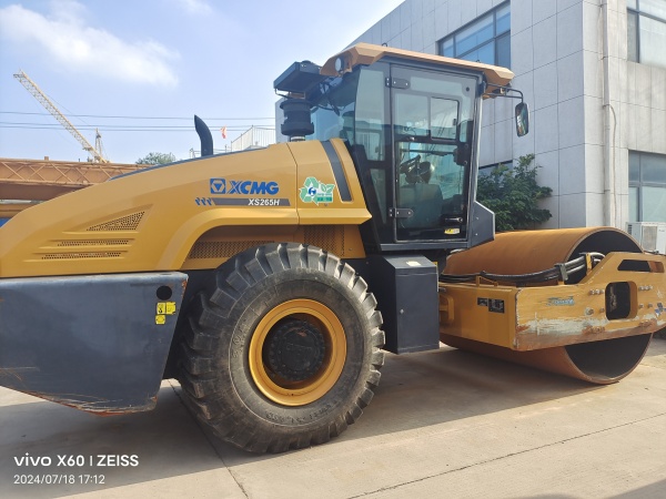 徐工XS265H單鋼輪壓路機(jī)