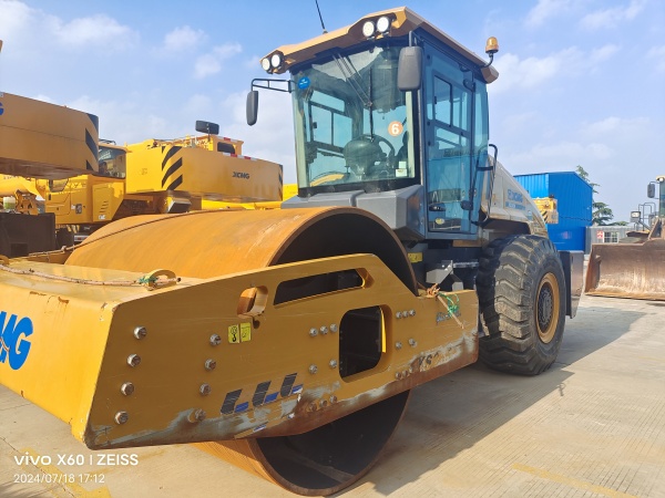 徐工XS265H單鋼輪壓路機(jī)