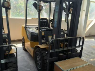 徐工XCB-L30電動(dòng)平衡重叉車