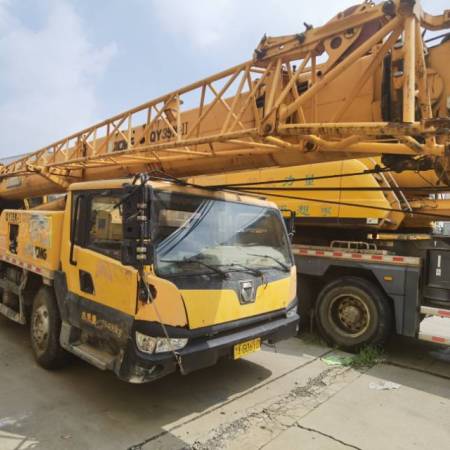 徐工QY25K-Ⅱ先导汽车起重机