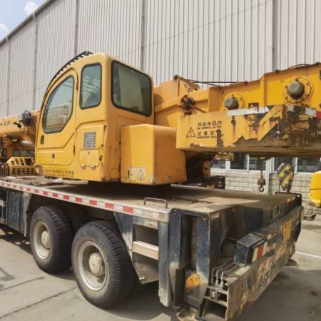 徐工QY25K-Ⅱ先导汽车起重机