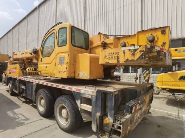 徐工QY25K-Ⅱ先導汽車起重機