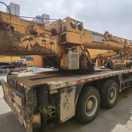 徐工QY25K-Ⅱ先导汽车起重机