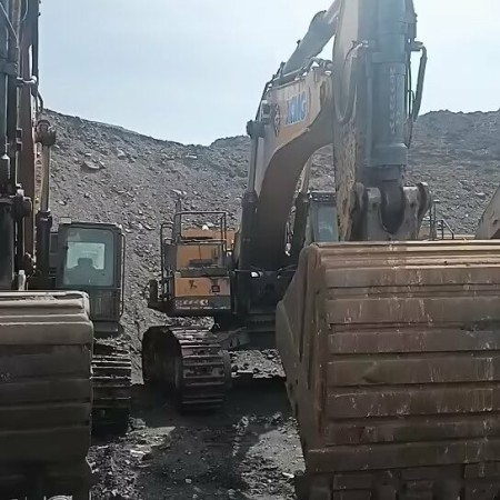 徐工XE800D履带式挖掘机