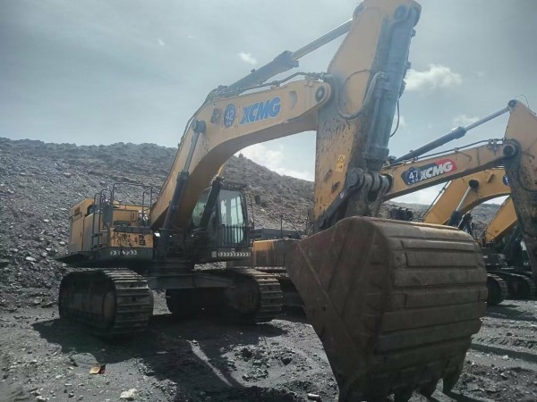 徐工XE800D履帶式挖掘機(jī)