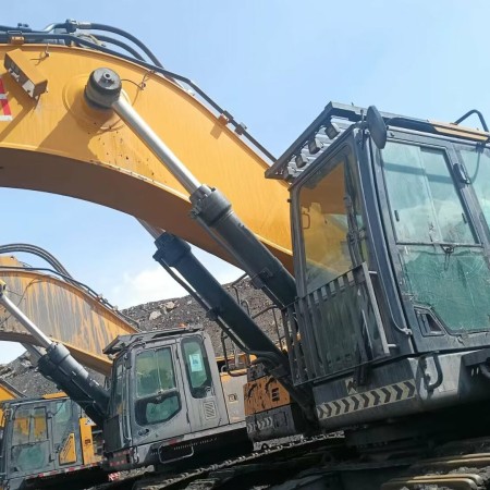 徐工XE800D履带式挖掘机