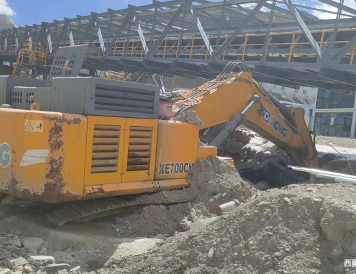 徐工XE700D履带式挖掘机