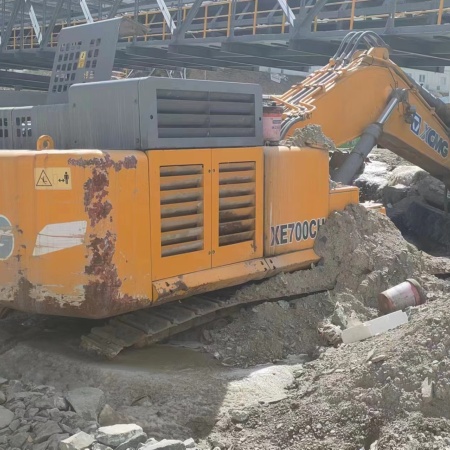 徐工XE700D履带式挖掘机