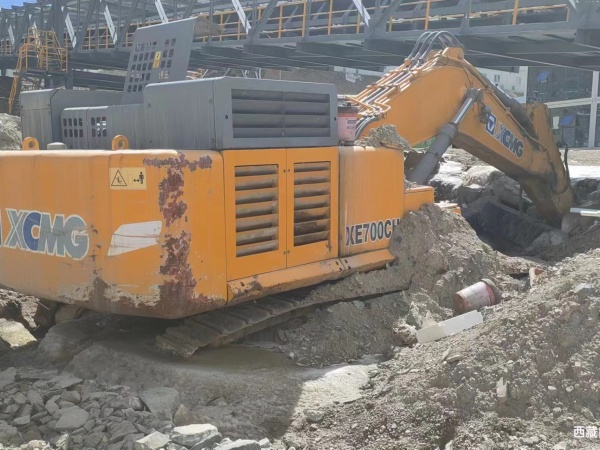 徐工XE700D履帶式挖掘機(jī)