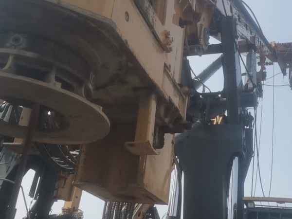 徐工XR240E旋挖鉆機(jī)