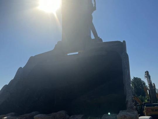 徐工XE520DK履带式挖掘机