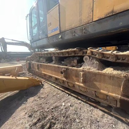 徐工XE900D履带式挖掘机