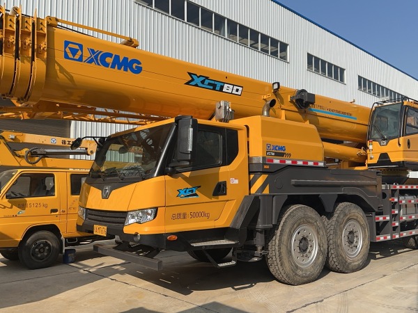 徐工XCT80汽車起重機(jī)