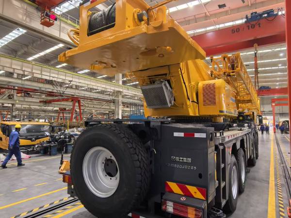 徐工XCT85汽車起重機