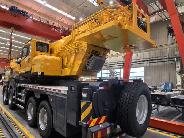 徐工XCT85汽車起重機