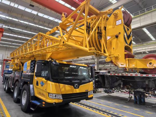 徐工XCT85汽車起重機