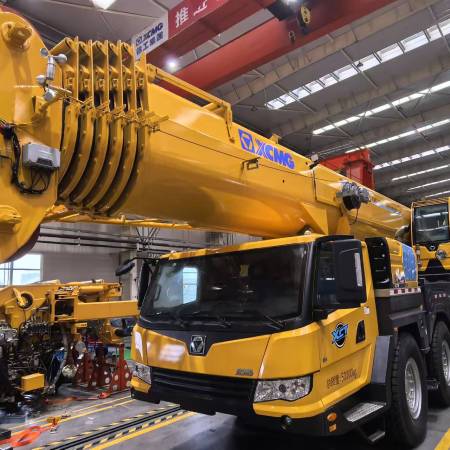 徐工XCT85汽车起重机