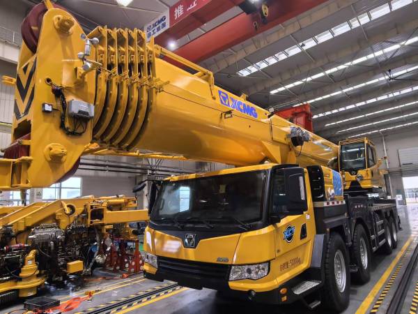 徐工XCT85汽車起重機