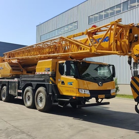 徐工XCT80汽车起重机