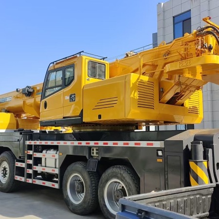 徐工XCT80汽车起重机