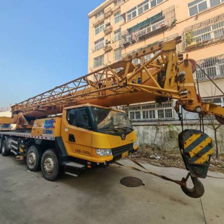 徐工QY50KC汽车起重机