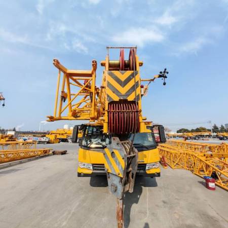 徐工XCT110汽车起重机