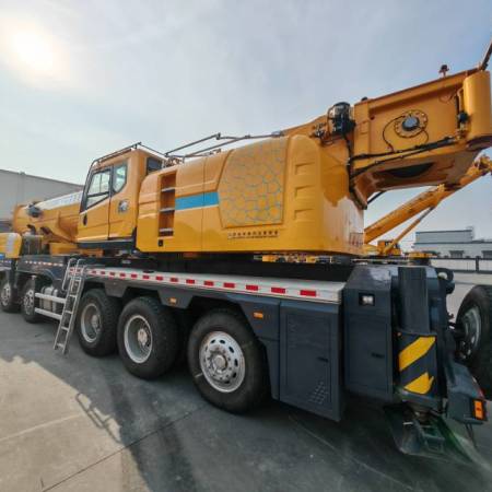 徐工XCT110汽车起重机