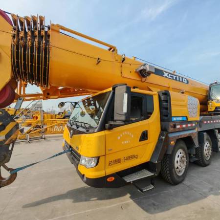 徐工XCT110汽车起重机