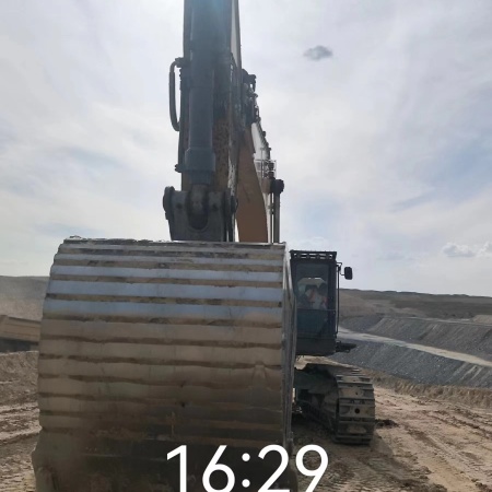 徐工XE800D履带式挖掘机