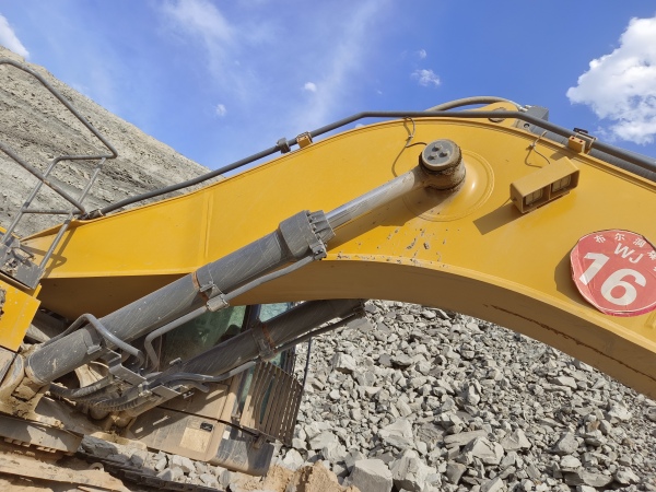 徐工XE800D履帶式挖掘機(jī)