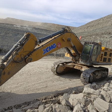 徐工XE800D履带式挖掘机