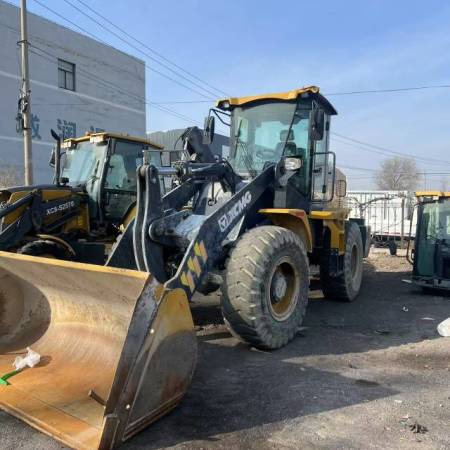 徐工LW330FV轮式装载机