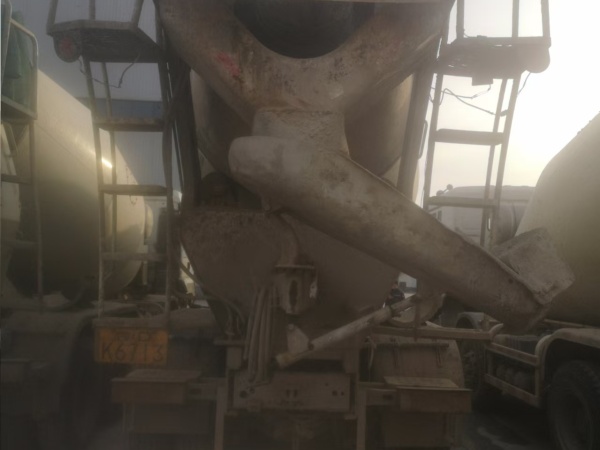 徐工G4806E攪拌車