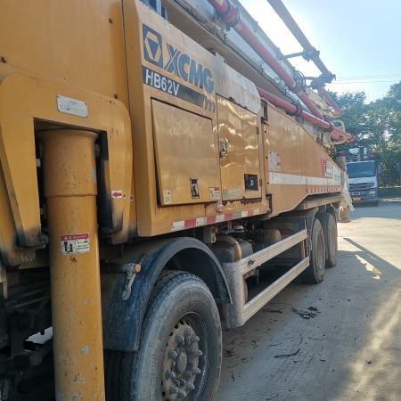徐工HB62V泵车